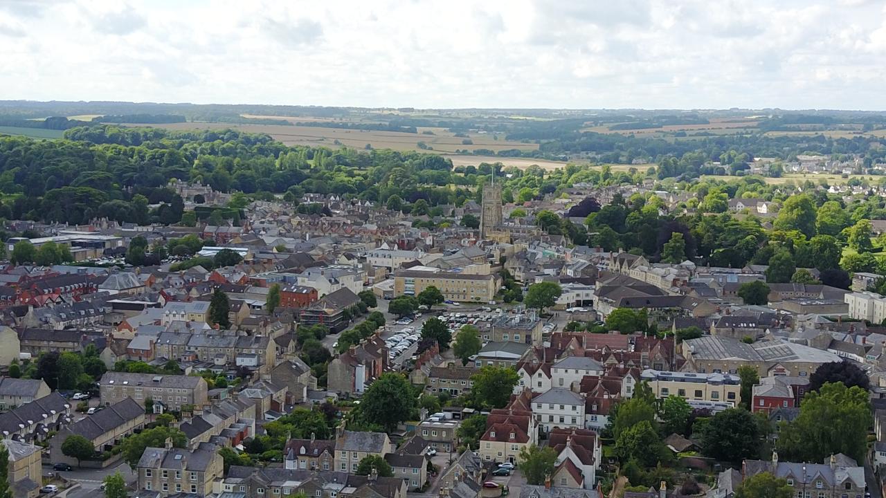 Cotswold Hare Hotel Cirencester Buitenkant foto